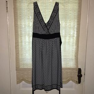 Dressbarn black and white tie back dress size 12